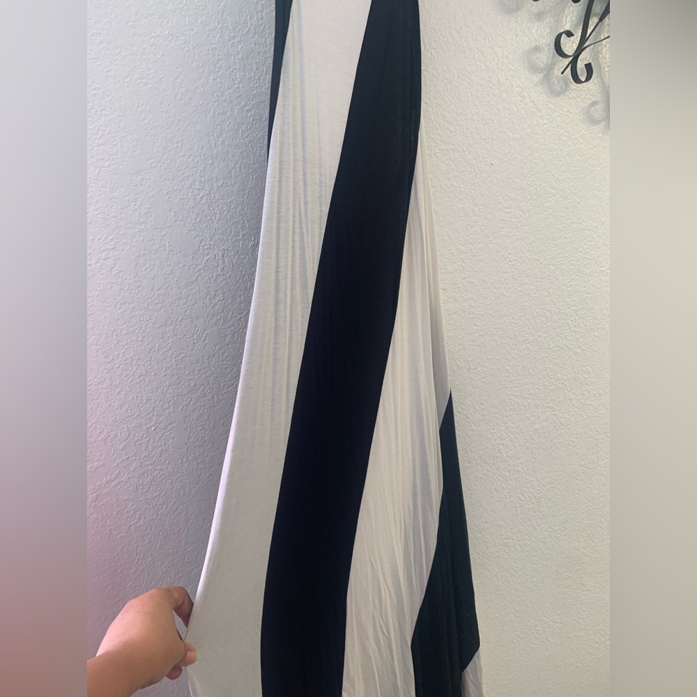 Iris Los Angeles Elegant Black Apparel Sleeveless Long Sheath Maxi Dress